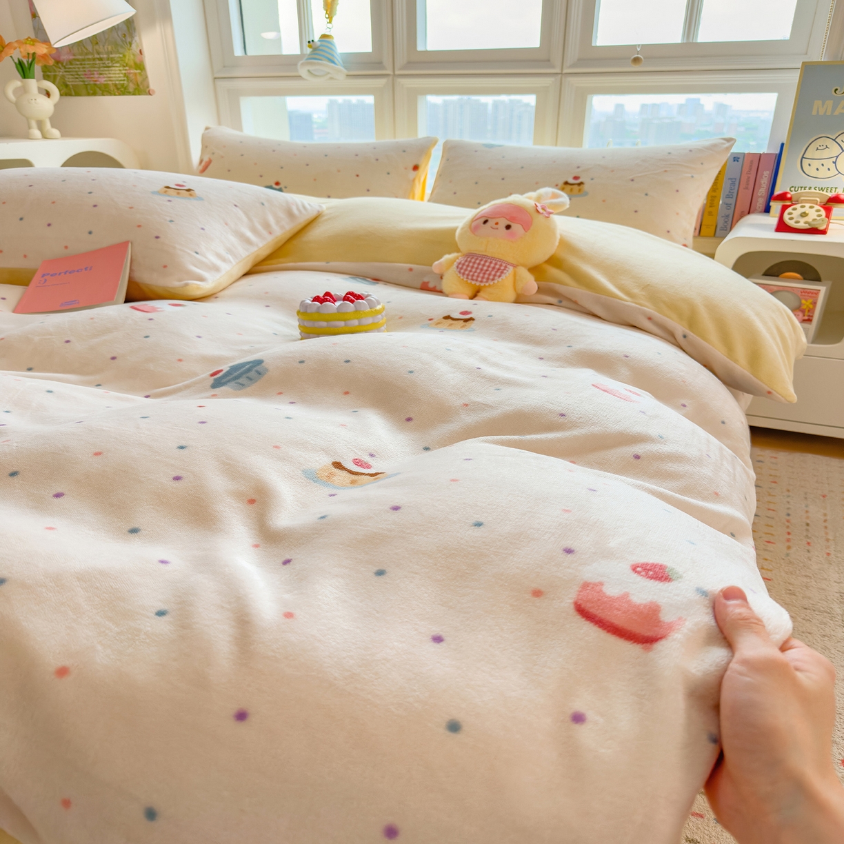 91家纺网 家纺一手货源 找家纺 摩妮卡 摩妮卡 2025新款加厚款小清新牛奶绒印花四件套床单款床笠单被套 蛋糕派