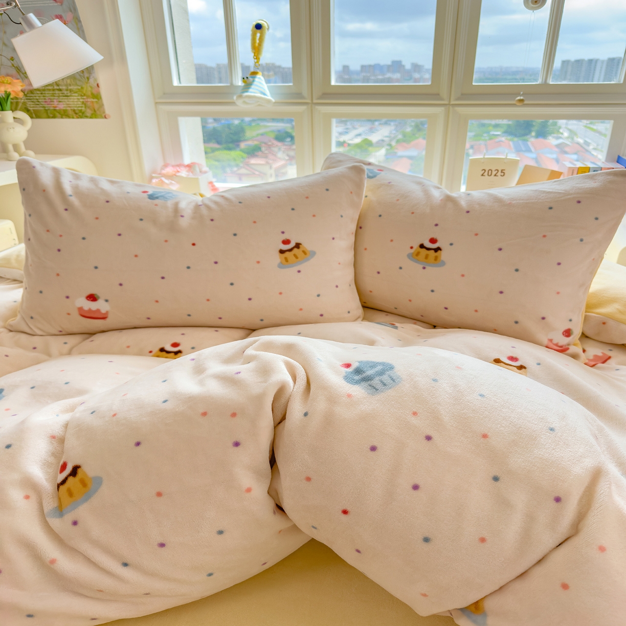 91家纺网 家纺一手货源 找家纺 摩妮卡 摩妮卡 2025新款加厚款小清新牛奶绒印花四件套床单款床笠单被套 蛋糕派