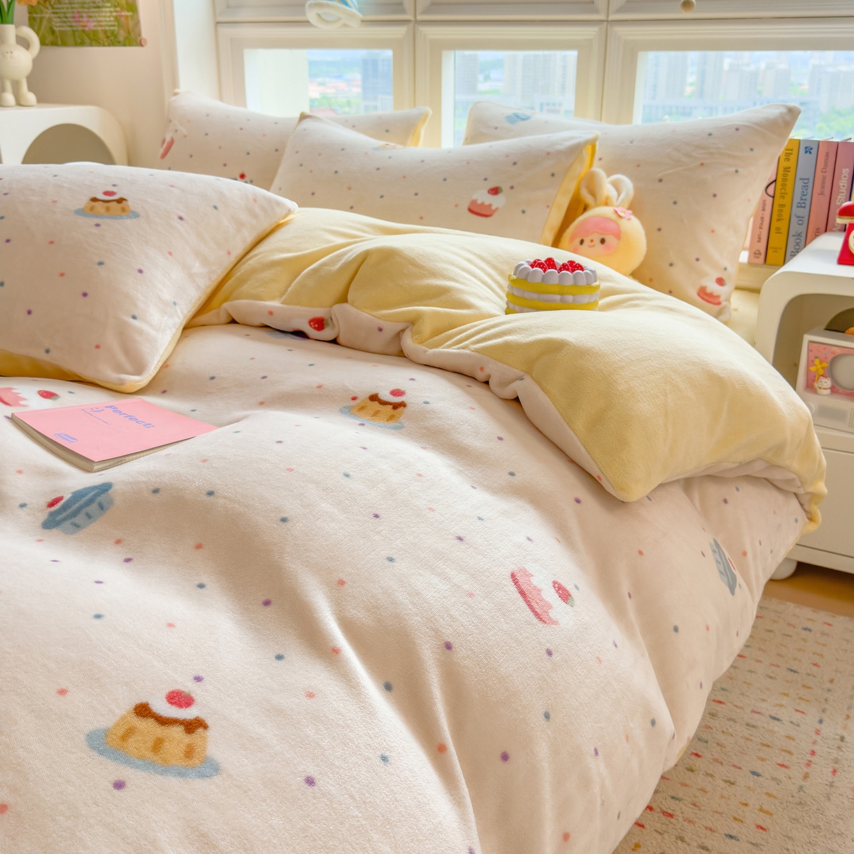 91家纺网 家纺一手货源 找家纺 摩妮卡 摩妮卡 2025新款加厚款小清新牛奶绒印花四件套床单款床笠单被套 蛋糕派