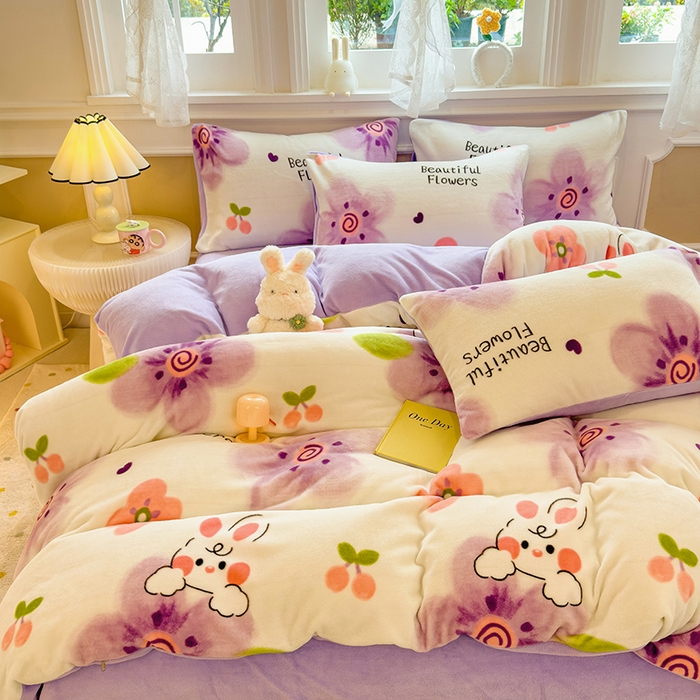 91家纺网 家纺一手货源 找家纺 摩妮卡 摩妮卡 2025新款加厚款小清新牛奶绒印花四件套床单款床笠单被套 花恬兔