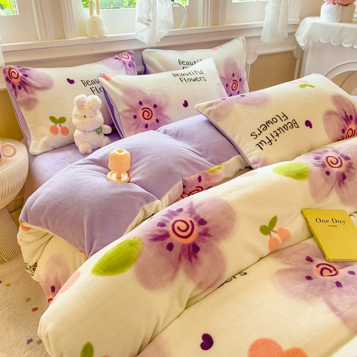 91家纺网 家纺一手货源 找家纺 摩妮卡 摩妮卡 2025新款加厚款小清新牛奶绒印花四件套床单款床笠单被套 花恬兔