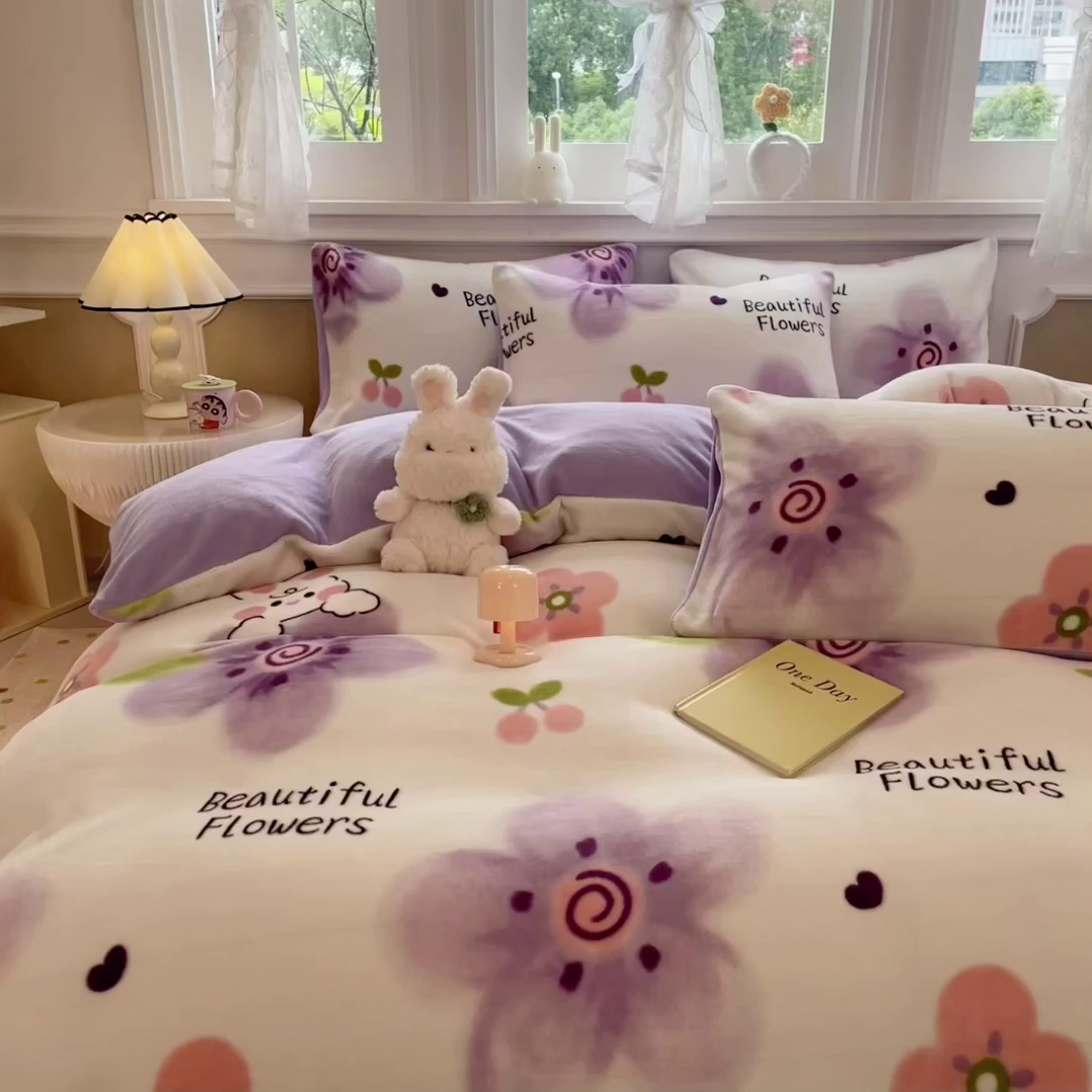 91家纺网 家纺一手货源 找家纺 摩妮卡 摩妮卡 2025新款加厚款小清新牛奶绒印花四件套床单款床笠单被套 花恬兔