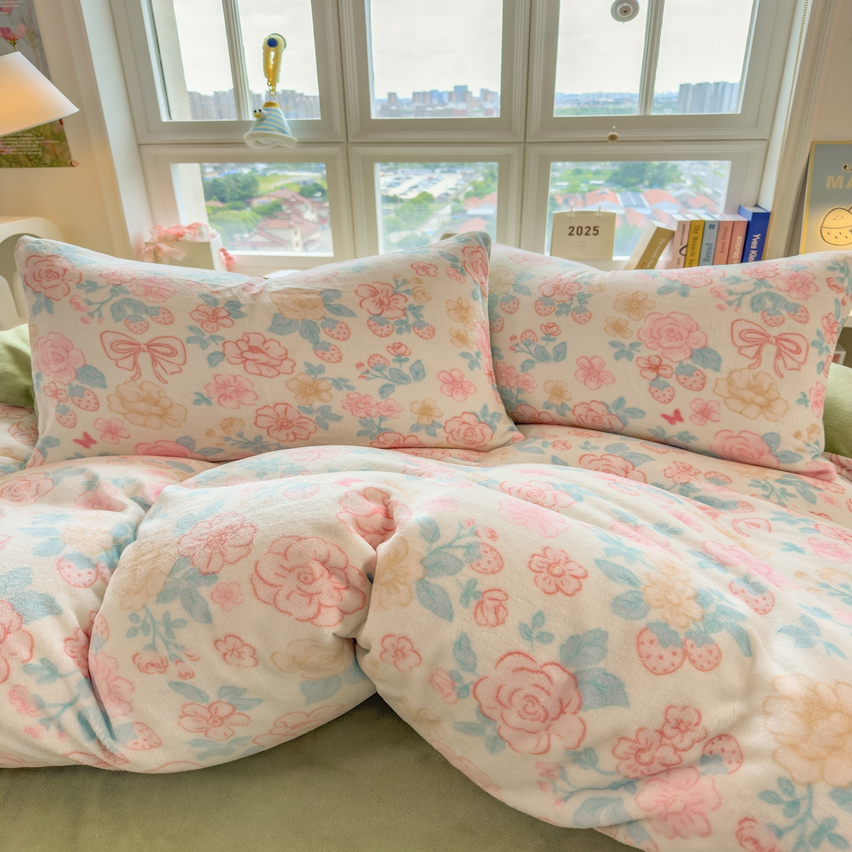 91家纺网 家纺一手货源 找家纺 摩妮卡 摩妮卡 2025新款加厚款小清新牛奶绒印花四件套床单款床笠单被套 花舞