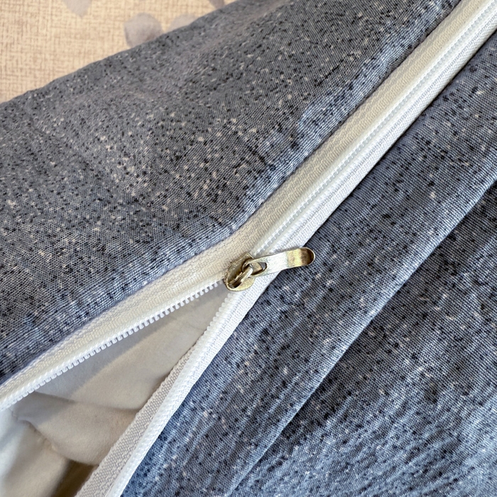 91家纺网 家纺一手货源 找家纺 晚爱家纺（原晚安家居） 2025新款A类原麻四件套纽扣款加厚双层纱仿亚麻套件四件套 繁花蓝