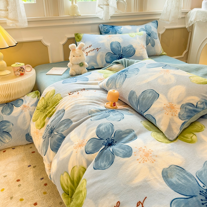 91家纺网 家纺一手货源 找家纺 摩妮卡 摩妮卡 2025新款加厚款小清新牛奶绒印花四件套床单款床笠单被套 花枕繁星