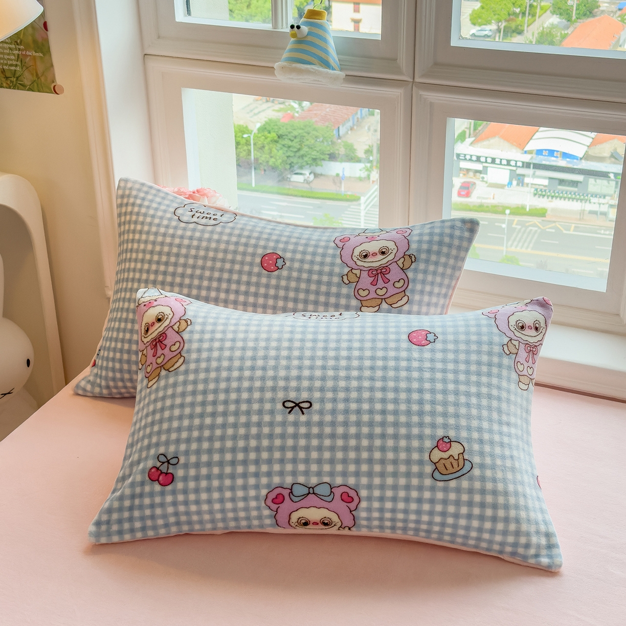 91家纺网 家纺一手货源 找家纺 摩妮卡 摩妮卡 2025新款加厚款小清新牛奶绒印花四件套床单款床笠单被套 开心吉伊