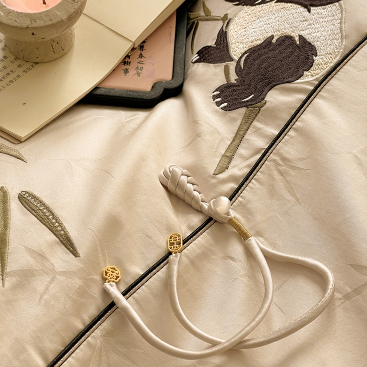 91家纺网 家纺一手货源 找家纺 （总）漫调家纺 2025新款新中式100支国风提花熊猫刺绣四件套【现货供应+提供买家秀】