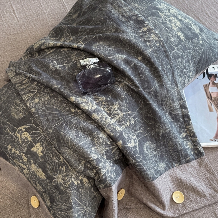 91家纺网 家纺一手货源 找家纺 晚爱家纺（原晚安家居） 2025新款A类原麻四件套纽扣款加厚双层纱仿亚麻套件四件套 水墨江南