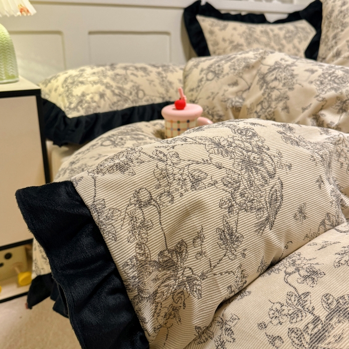 91家纺网 家纺一手货源 找家纺 （总）宅家居 2025新款轻法式小香风灯芯绒提花立体韩版花边牛奶绒四件套-实拍风