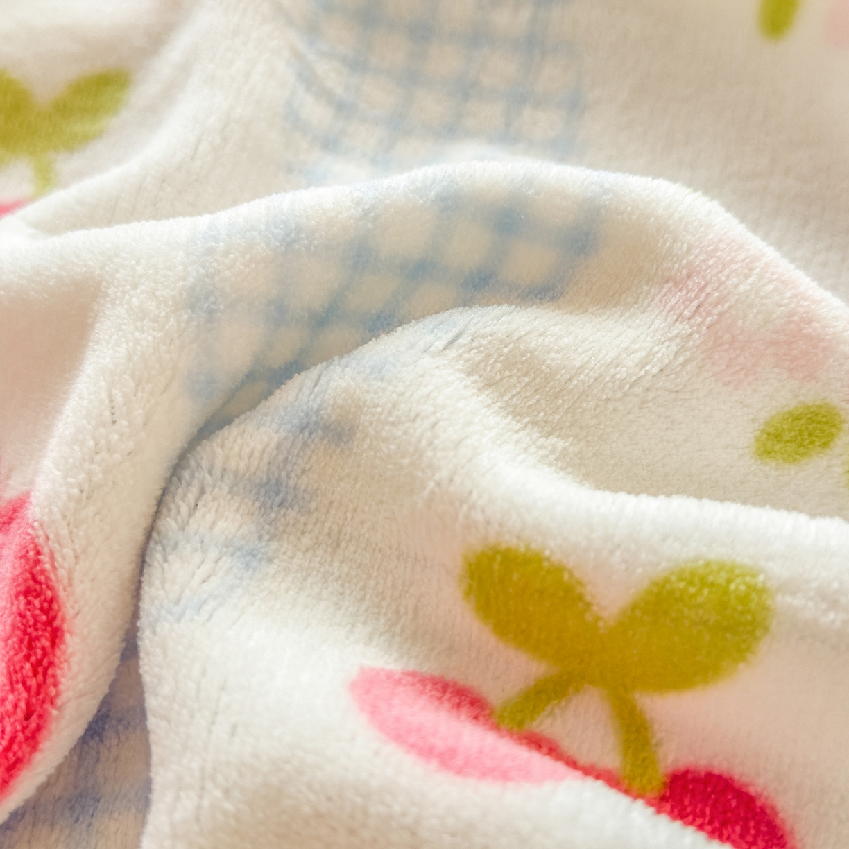 91家纺网 家纺一手货源 找家纺 摩妮卡 摩妮卡 2025新款加厚款小清新牛奶绒印花四件套床单款床笠单被套 凯蒂小樱桃