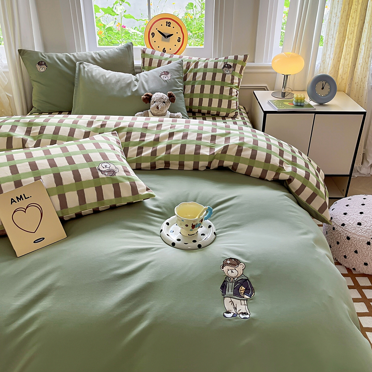 91家纺网 家纺一手货源 找家纺 大境 2025秋冬专版刺绣A类全棉磨毛四件套三件套 篮球小熊-抹茶绿