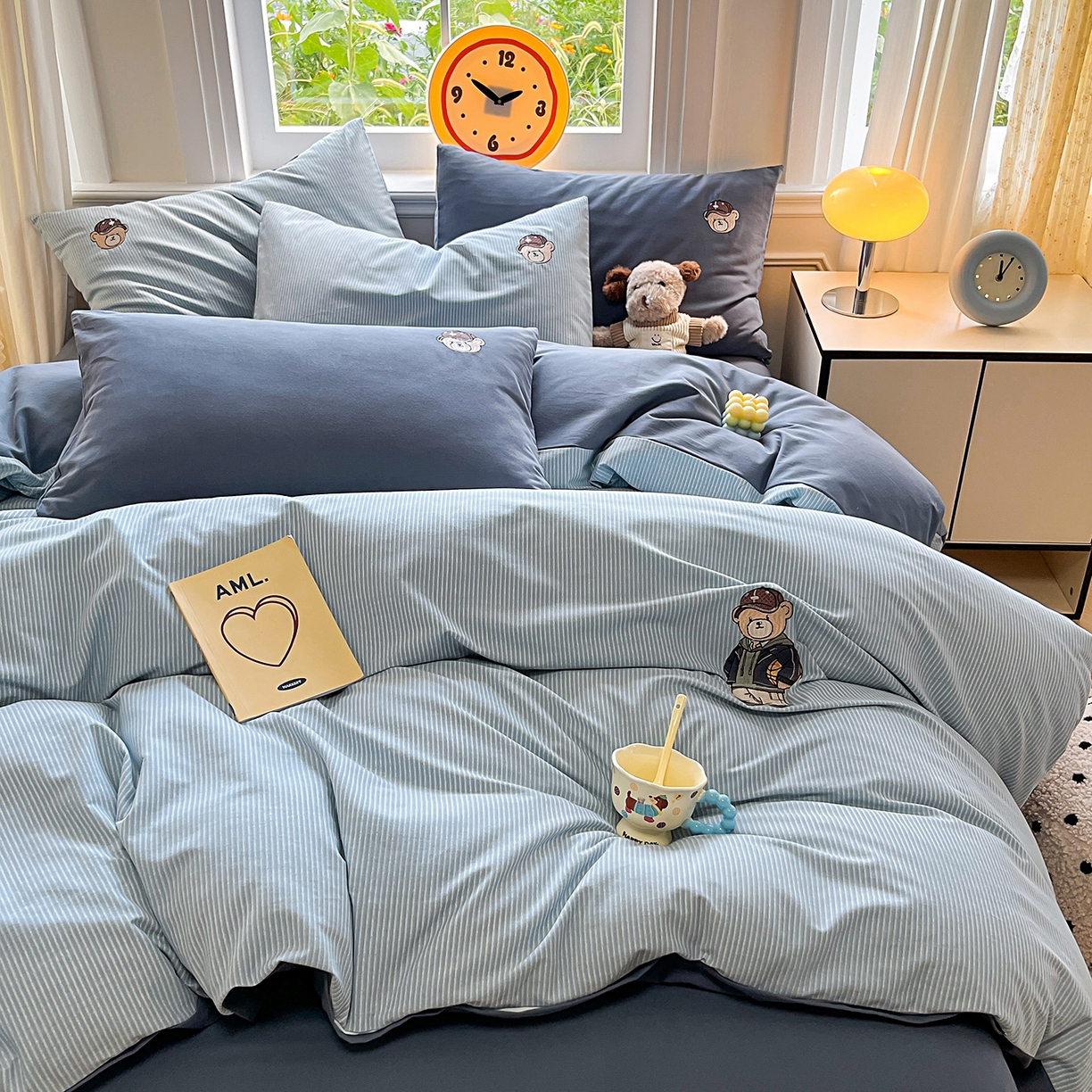 91家纺网 家纺一手货源 找家纺 大境 2025秋冬专版刺绣A类全棉磨毛四件套三件套 篮球小熊-蓝灰条