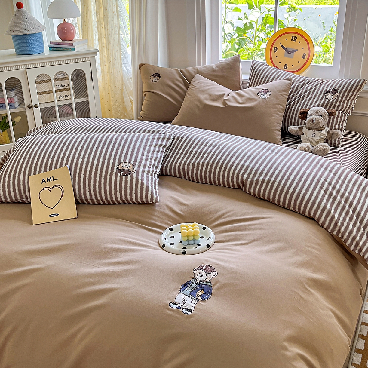 91家纺网 家纺一手货源 找家纺 大境 2025秋冬专版刺绣A类全棉磨毛四件套三件套 篮球小熊-暖咖