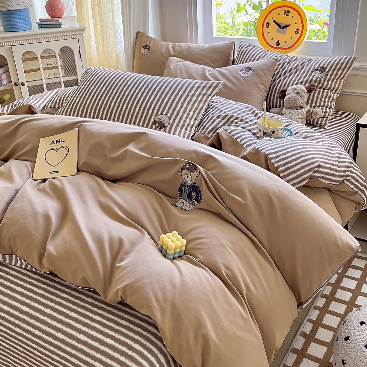 91家纺网 家纺一手货源 找家纺 大境 2025秋冬专版刺绣A类全棉磨毛四件套三件套 篮球小熊-暖咖