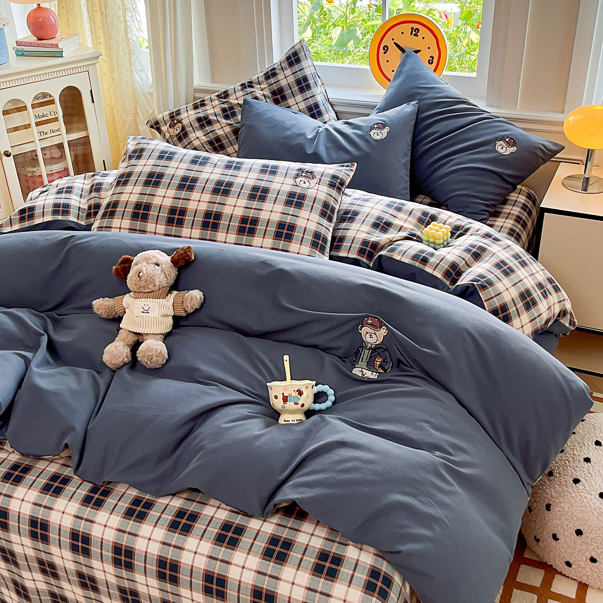 91家纺网 家纺一手货源 找家纺 大境 2025秋冬专版刺绣A类全棉磨毛四件套三件套 篮球小熊-深蓝