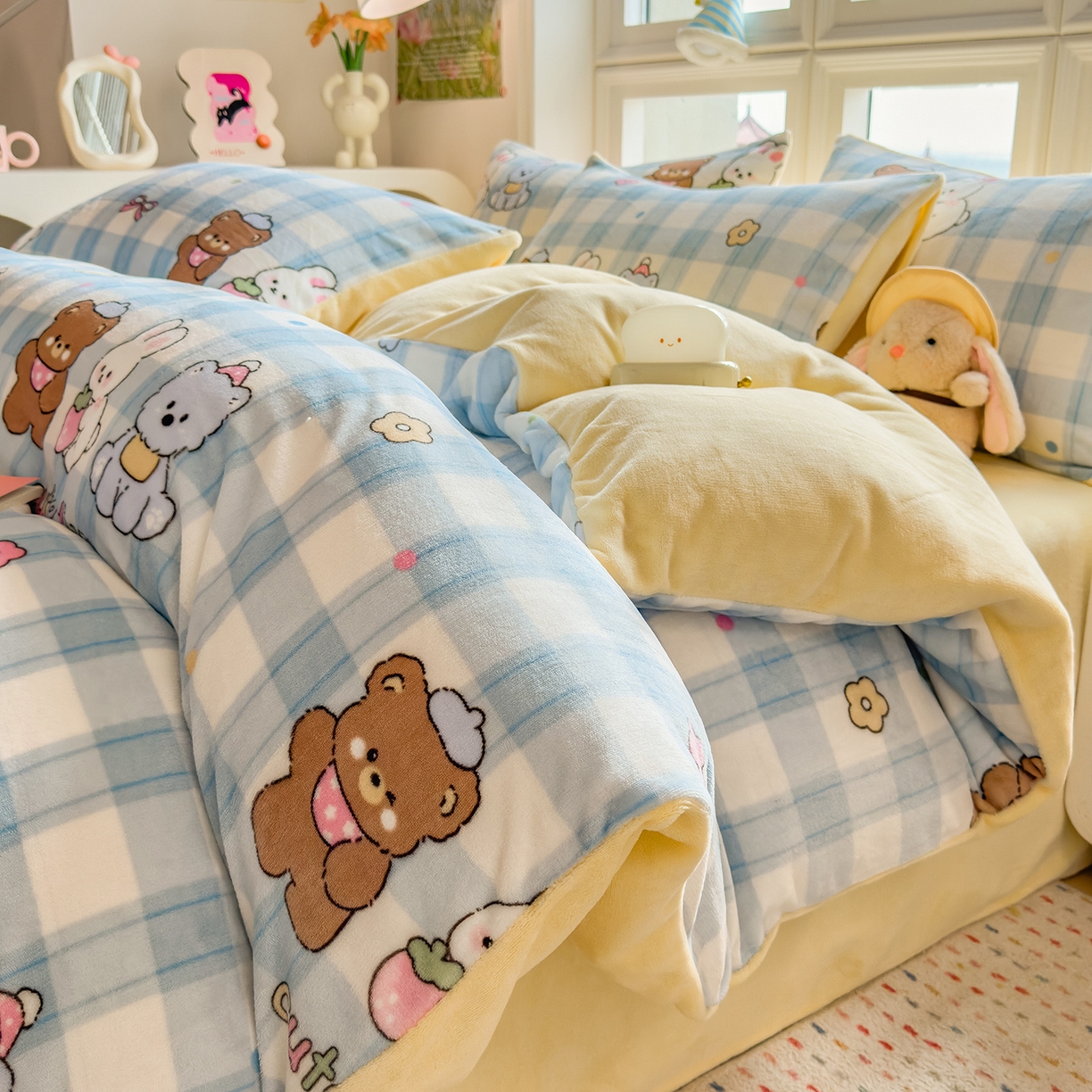 91家纺网 家纺一手货源 找家纺 摩妮卡 摩妮卡 2025新款加厚款小清新牛奶绒印花四件套床单款床笠单被套 萌宠汇