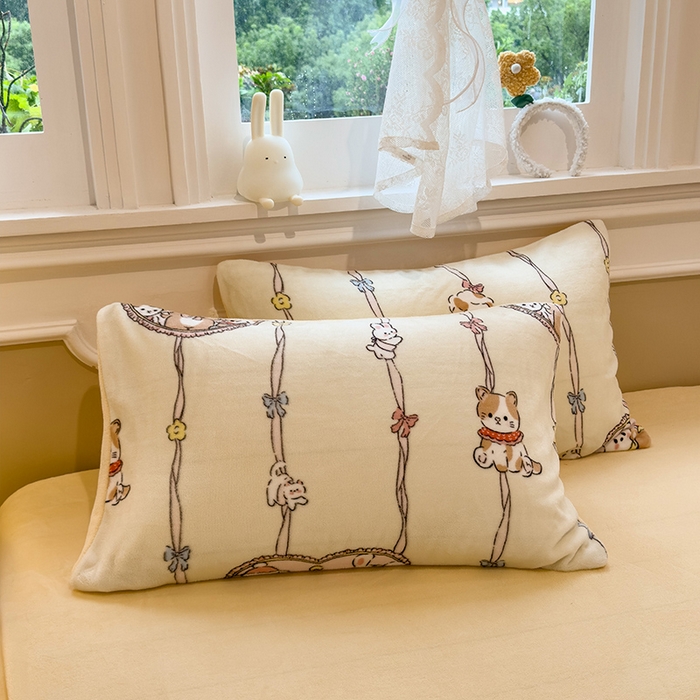 91家纺网 家纺一手货源 找家纺 摩妮卡 摩妮卡 2025新款加厚款小清新牛奶绒印花四件套床单款床笠单被套 萌宠乐园