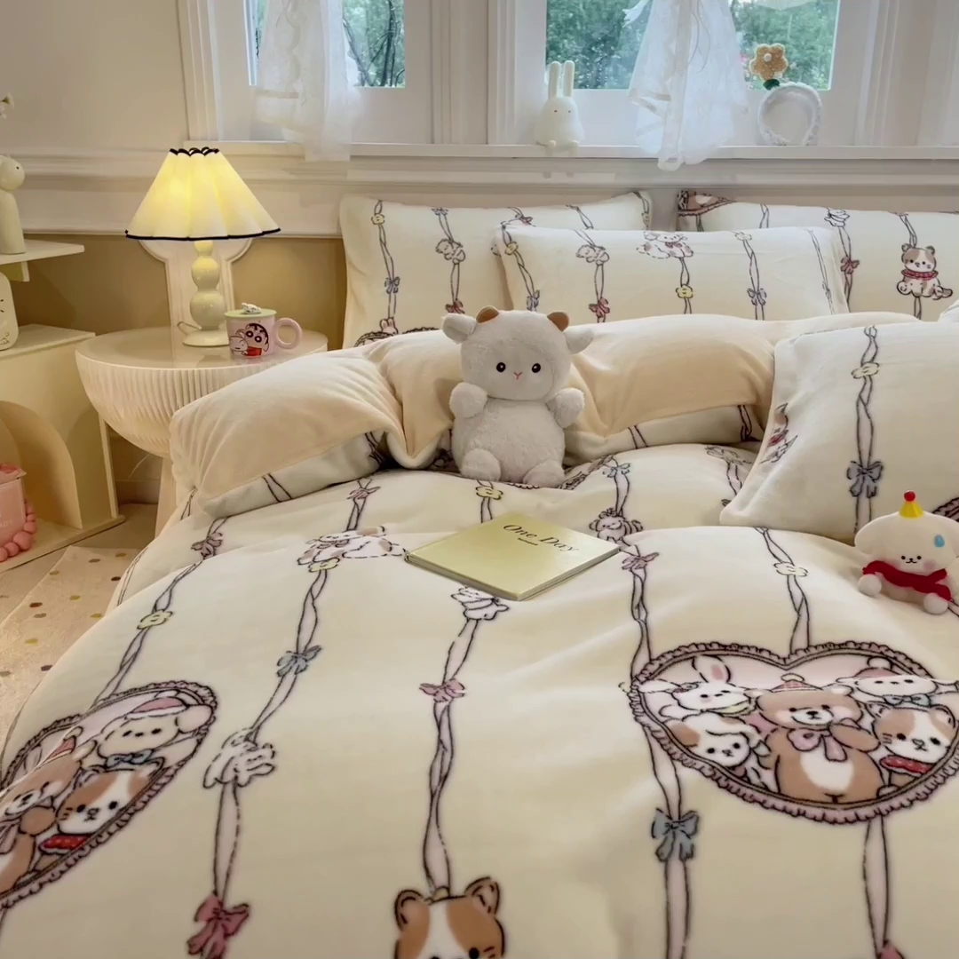 91家纺网 家纺一手货源 找家纺 摩妮卡 摩妮卡 2025新款加厚款小清新牛奶绒印花四件套床单款床笠单被套 萌宠乐园
