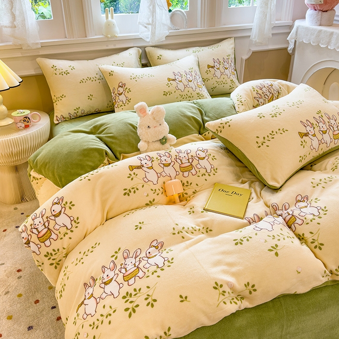 91家纺网 家纺一手货源 找家纺 摩妮卡 摩妮卡 2025新款加厚款小清新牛奶绒印花四件套床单款床笠单被套 萌兔嘟