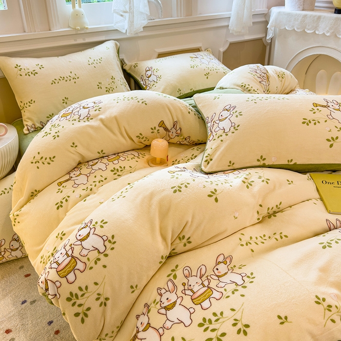 91家纺网 家纺一手货源 找家纺 摩妮卡 摩妮卡 2025新款加厚款小清新牛奶绒印花四件套床单款床笠单被套 萌兔嘟