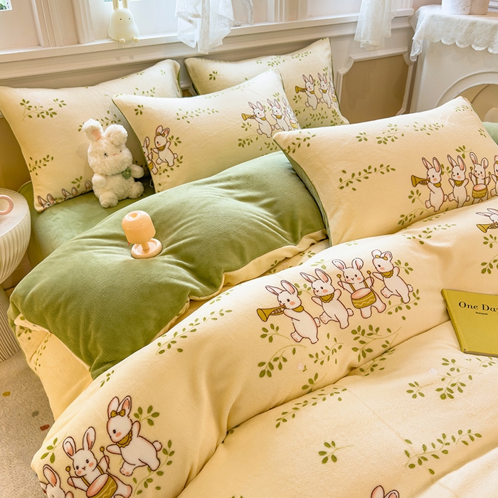 91家纺网 家纺一手货源 找家纺 摩妮卡 摩妮卡 2025新款加厚款小清新牛奶绒印花四件套床单款床笠单被套 萌兔嘟