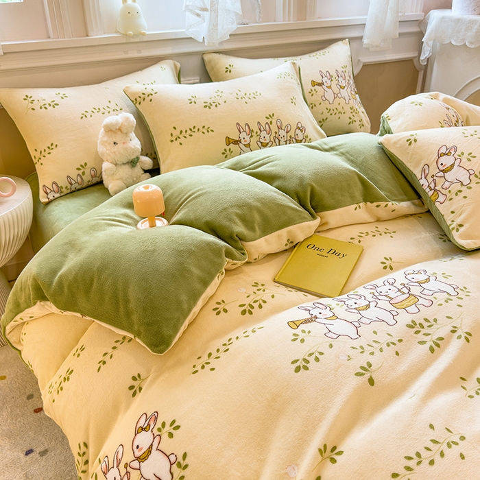 91家纺网 家纺一手货源 找家纺 摩妮卡 摩妮卡 2025新款加厚款小清新牛奶绒印花四件套床单款床笠单被套 萌兔嘟