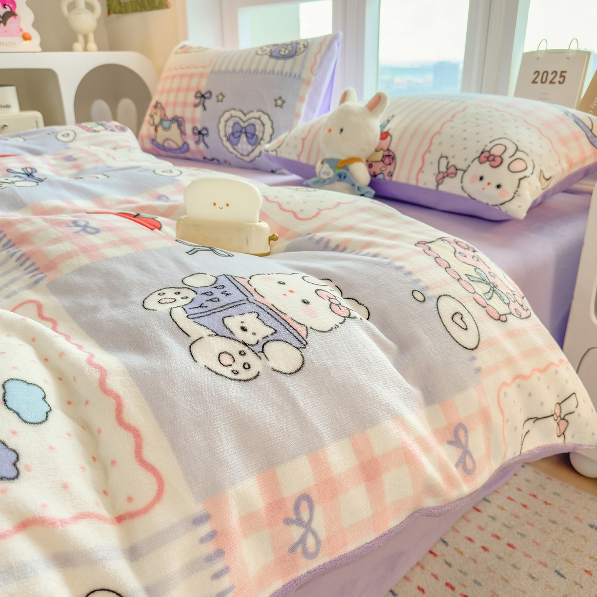 91家纺网 家纺一手货源 找家纺 摩妮卡 摩妮卡 2025新款加厚款小清新牛奶绒印花四件套床单款床笠单被套 萌兔小屋