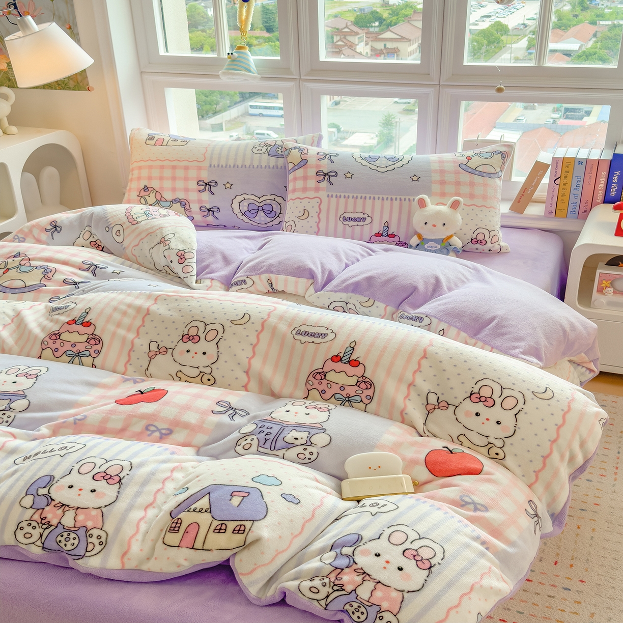 91家纺网 家纺一手货源 找家纺 摩妮卡 摩妮卡 2025新款加厚款小清新牛奶绒印花四件套床单款床笠单被套 萌兔小屋