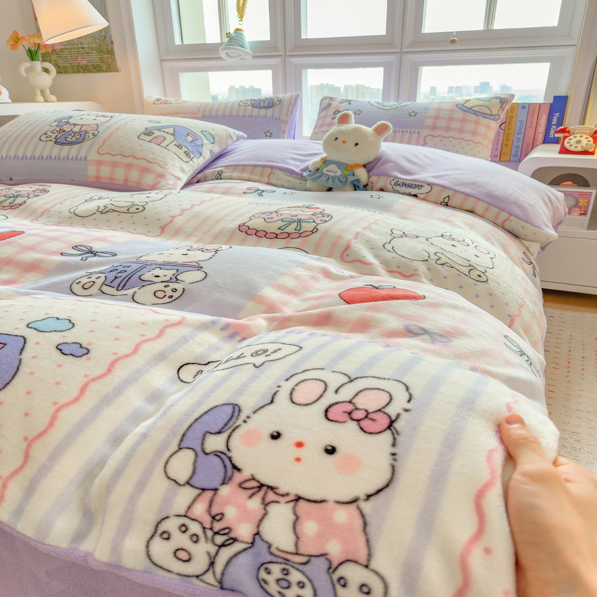 91家纺网 家纺一手货源 找家纺 摩妮卡 摩妮卡 2025新款加厚款小清新牛奶绒印花四件套床单款床笠单被套 萌兔小屋