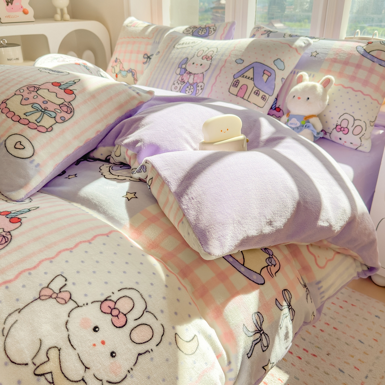91家纺网 家纺一手货源 找家纺 摩妮卡 摩妮卡 2025新款加厚款小清新牛奶绒印花四件套床单款床笠单被套 萌兔小屋