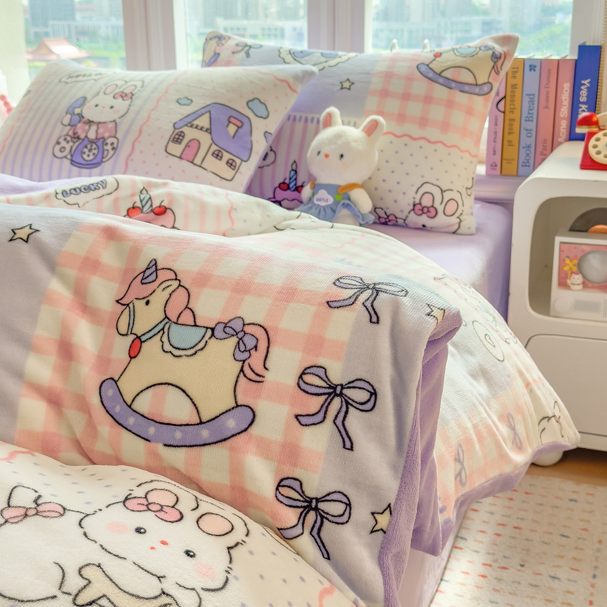 91家纺网 家纺一手货源 找家纺 摩妮卡 摩妮卡 2025新款加厚款小清新牛奶绒印花四件套床单款床笠单被套 萌兔小屋