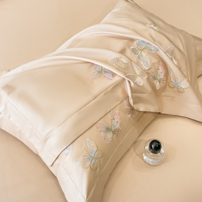 91家纺网 家纺一手货源 找家纺 博纳家纺 2025新款亲服棉宽边高级简奢款绣花四件套-漫山花野 香槟