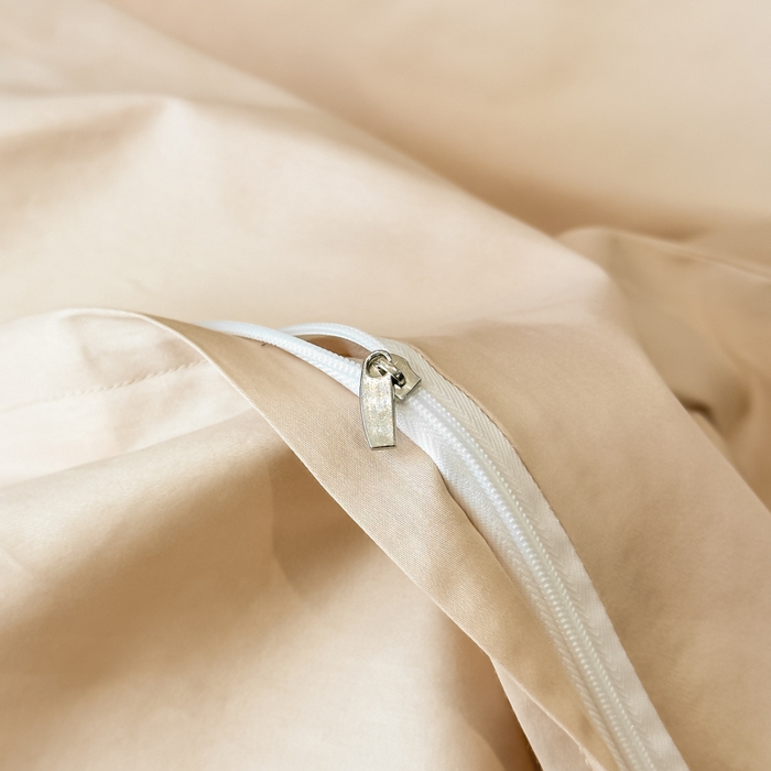 91家纺网 家纺一手货源 找家纺 博纳家纺 2025新款亲服棉宽边高级简奢款绣花四件套-漫山花野 香槟