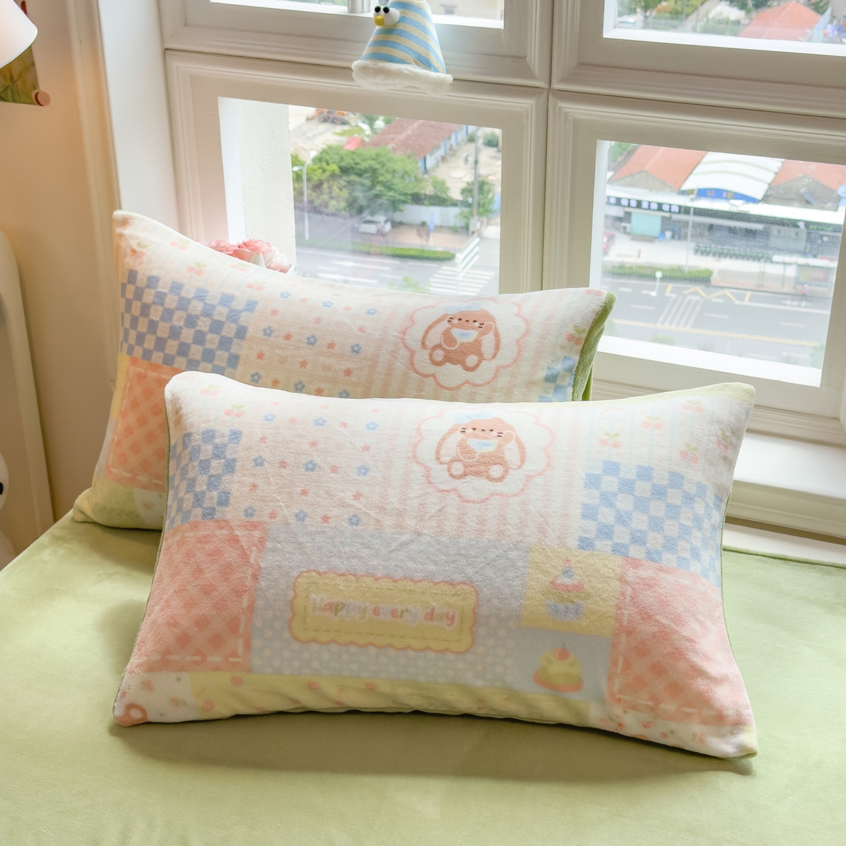 91家纺网 家纺一手货源 找家纺 摩妮卡 摩妮卡 2025新款加厚款小清新牛奶绒印花四件套床单款床笠单被套 拼布小熊