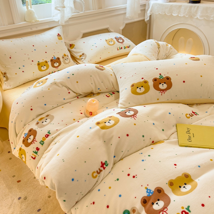 91家纺网 家纺一手货源 找家纺 摩妮卡 摩妮卡 2025新款加厚款小清新牛奶绒印花四件套床单款床笠单被套 瑞迪熊