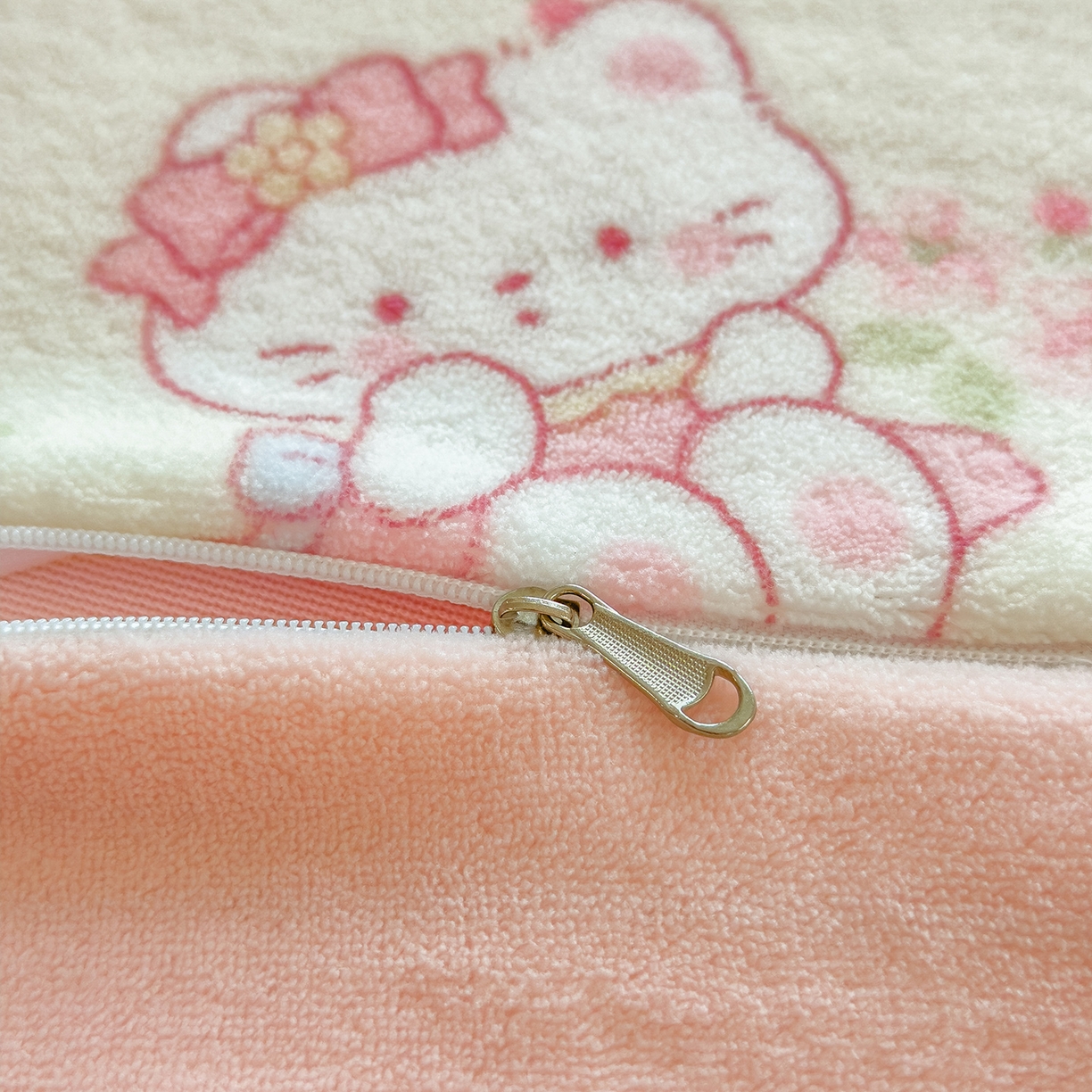 91家纺网 家纺一手货源 找家纺 摩妮卡 摩妮卡 2025新款加厚款小清新牛奶绒印花四件套床单款床笠单被套 甜蜜小花