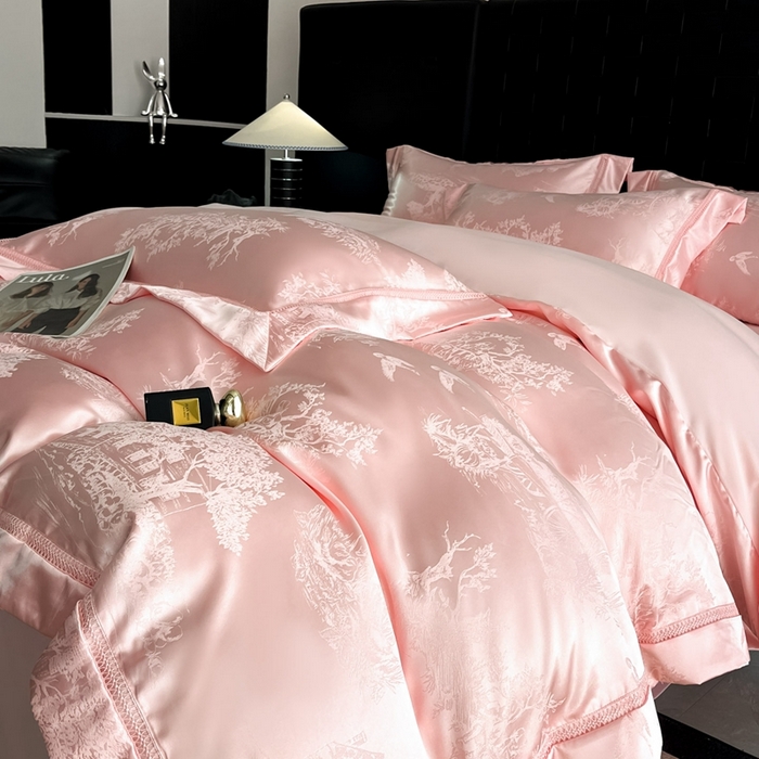 91家纺网 家纺一手货源 找家纺 博纳家纺 2025新款镂空大宽边拼角高级简奢款亲肤棉四件套-山水提花 粉玉