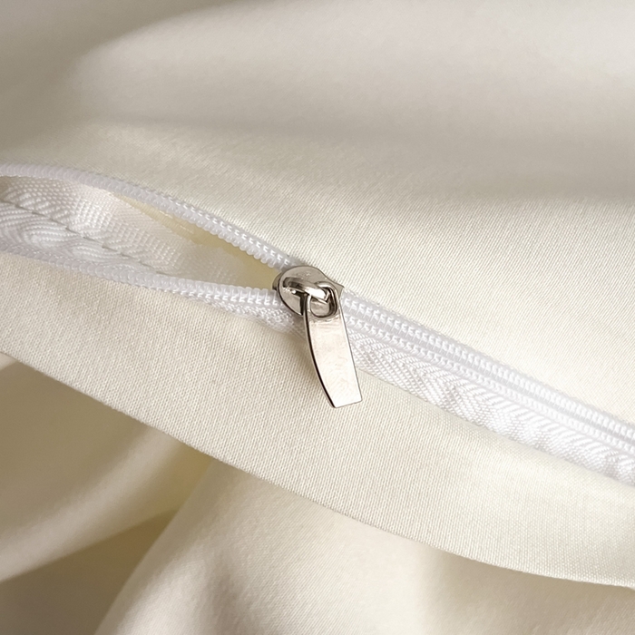 91家纺网 家纺一手货源 找家纺 博纳家纺 2025新款镂空大宽边拼角高级简奢款亲肤棉四件套-山水提花 象牙白