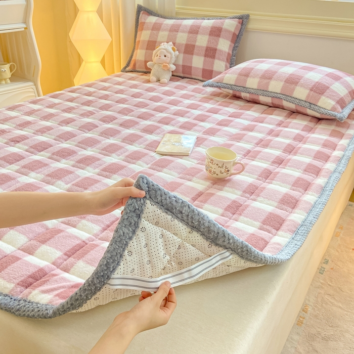 91家纺网 家纺一手货源 找家纺 正邦家纺 2025新款无印良品风羊圈绒床垫学生宿舍床褥子上下铺软垫 羊圈绒-粉格