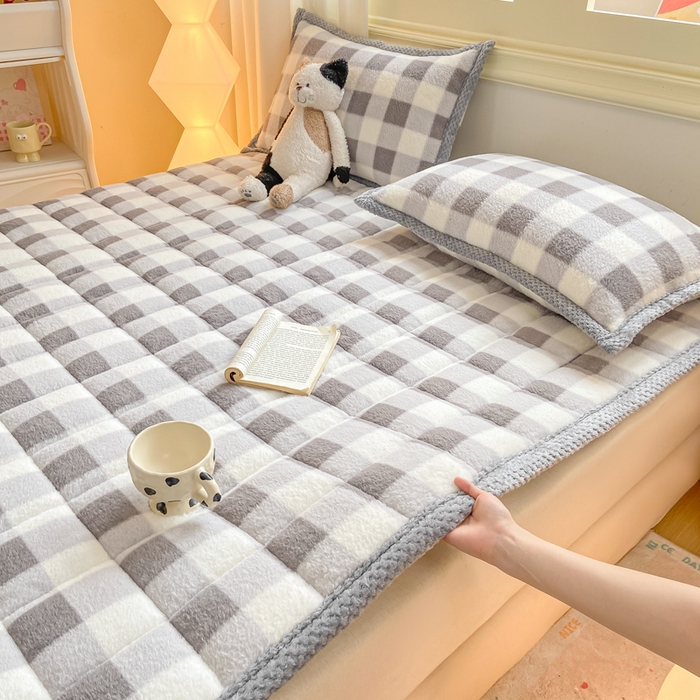 91家纺网 家纺一手货源 找家纺 正邦家纺 2025新款无印良品风羊圈绒床垫学生宿舍床褥子上下铺软垫 羊圈绒-灰格