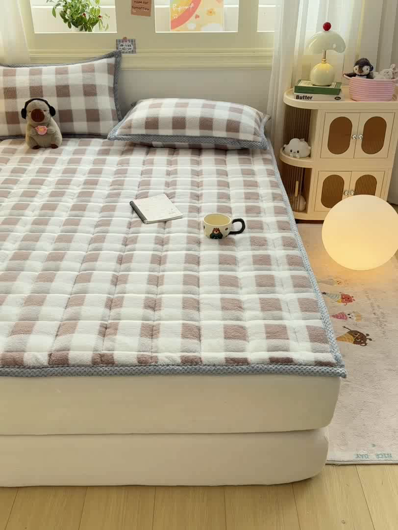 91家纺网 家纺一手货源 找家纺 正邦家纺 2025新款无印良品风羊圈绒床垫学生宿舍床褥子上下铺软垫 羊圈绒-咖格