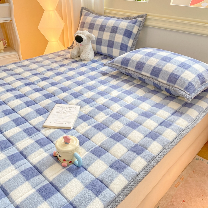 91家纺网 家纺一手货源 找家纺 正邦家纺 2025新款无印良品风羊圈绒床垫学生宿舍床褥子上下铺软垫 羊圈绒-蓝格