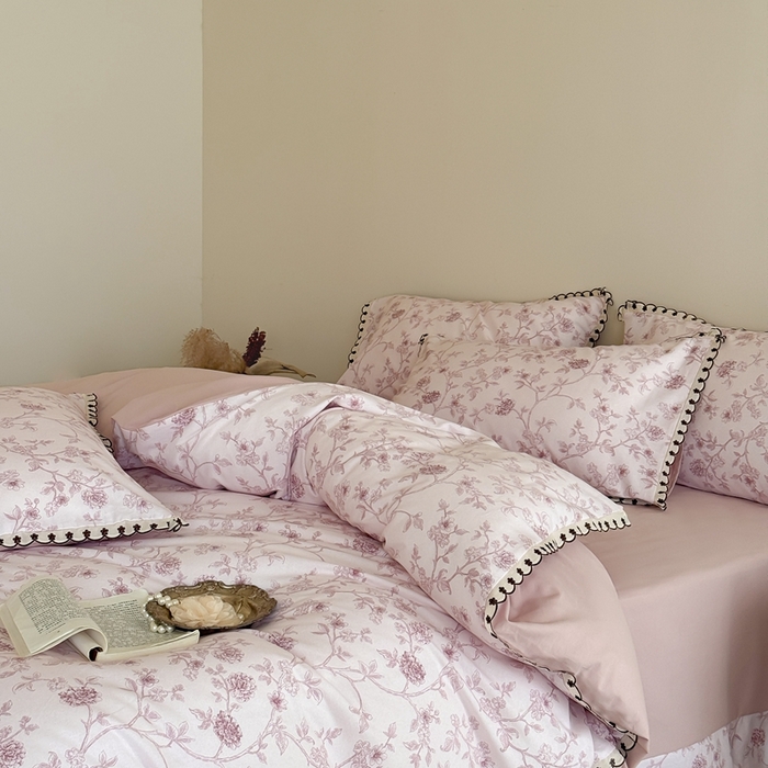 91家纺网 家纺一手货源 找家纺 于果 2025新款全棉纯棉生态磨毛花边款四件套 花间柔光