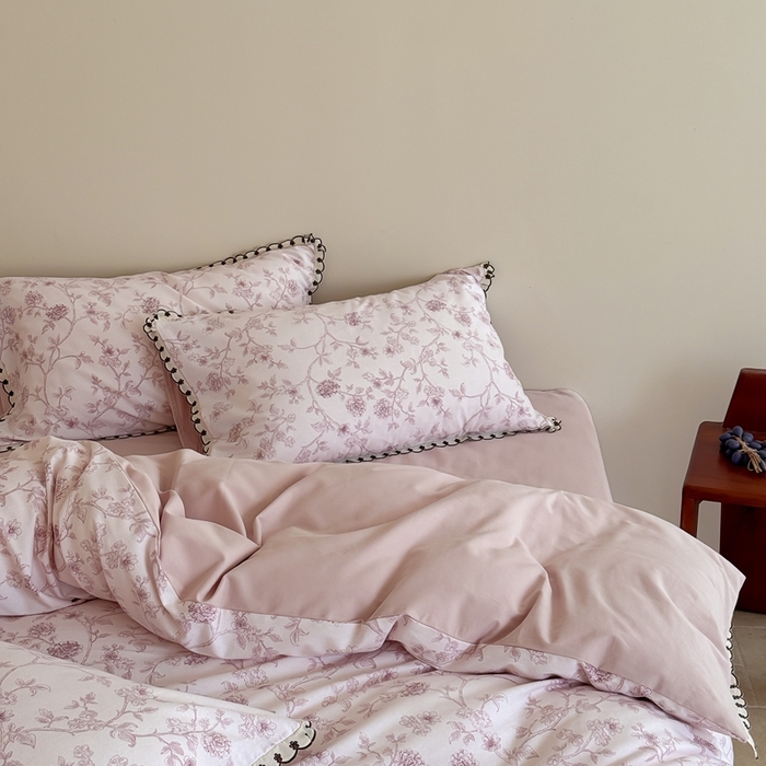 91家纺网 家纺一手货源 找家纺 于果 2025新款全棉纯棉生态磨毛花边款四件套 花间柔光