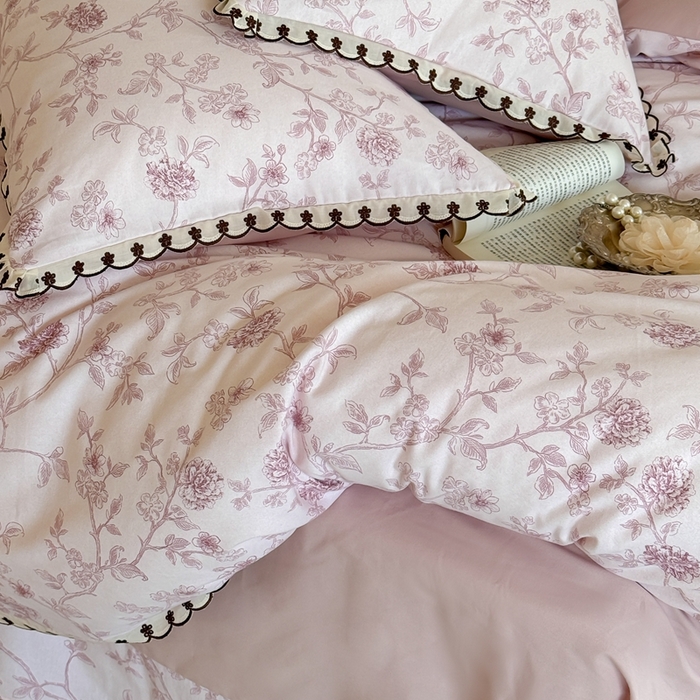 91家纺网 家纺一手货源 找家纺 于果 2025新款全棉纯棉生态磨毛花边款四件套 花间柔光