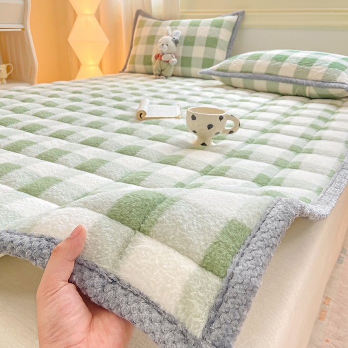 91家纺网 家纺一手货源 找家纺 正邦家纺 2025新款无印良品风羊圈绒床垫学生宿舍床褥子上下铺软垫 羊圈绒-绿格