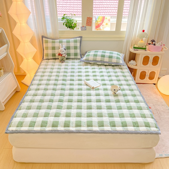 91家纺网 家纺一手货源 找家纺 正邦家纺 2025新款无印良品风羊圈绒床垫学生宿舍床褥子上下铺软垫 羊圈绒-绿格