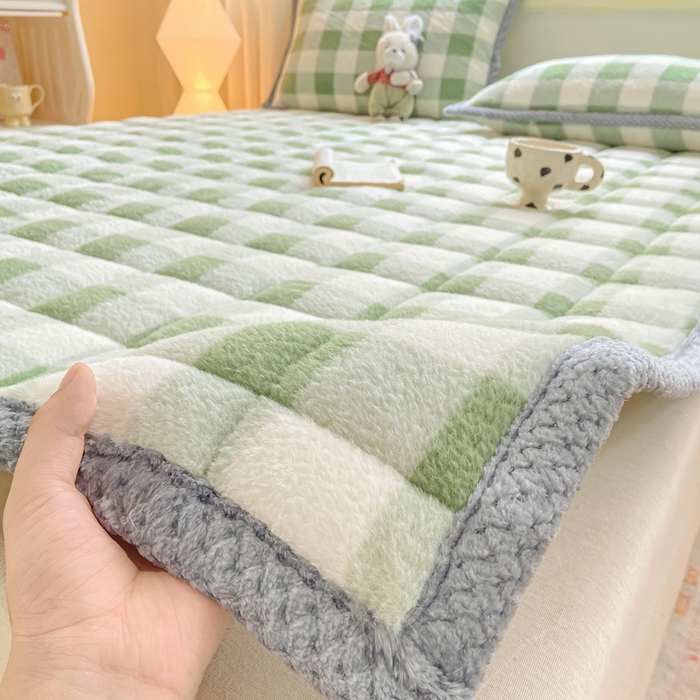91家纺网 家纺一手货源 找家纺 正邦家纺 2025新款无印良品风羊圈绒床垫学生宿舍床褥子上下铺软垫 羊圈绒-绿格