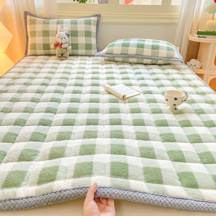 91家纺网 家纺一手货源 找家纺 正邦家纺 2025新款无印良品风羊圈绒床垫学生宿舍床褥子上下铺软垫 羊圈绒-绿格