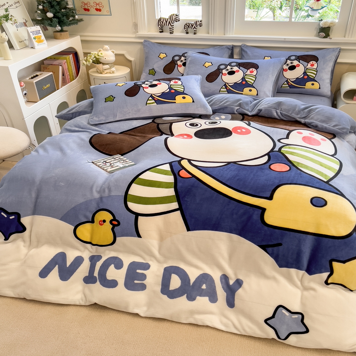 91家纺网 家纺一手货源 找家纺 丝羽坊 2025新款A类大版牛奶绒印花四件套 洛米狗